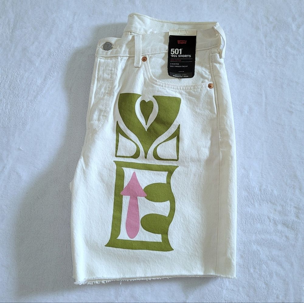 Levi's 501 '90s "Love"💚🩷 Shorts - NWT - Picture 11 of 16